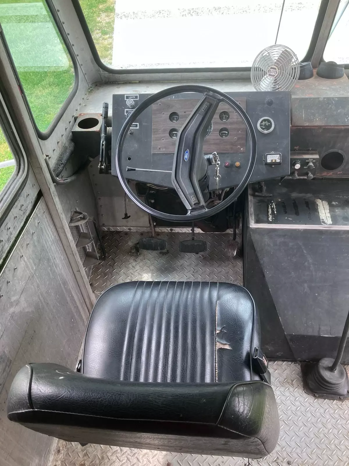 1986 Ford E-Series Van E350 COMMERCIAL STRIPPED CHASSIS - photo 12