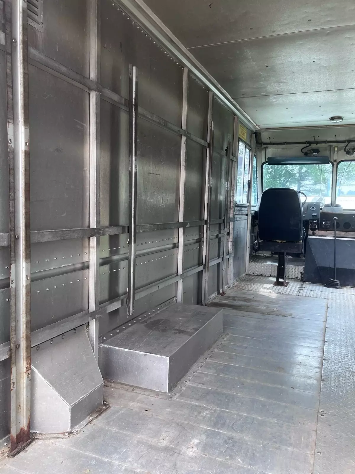 1986 Ford E-Series Van E350 COMMERCIAL STRIPPED CHASSIS - photo 7