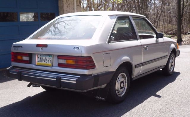 1986 Ford Escort - photo 4