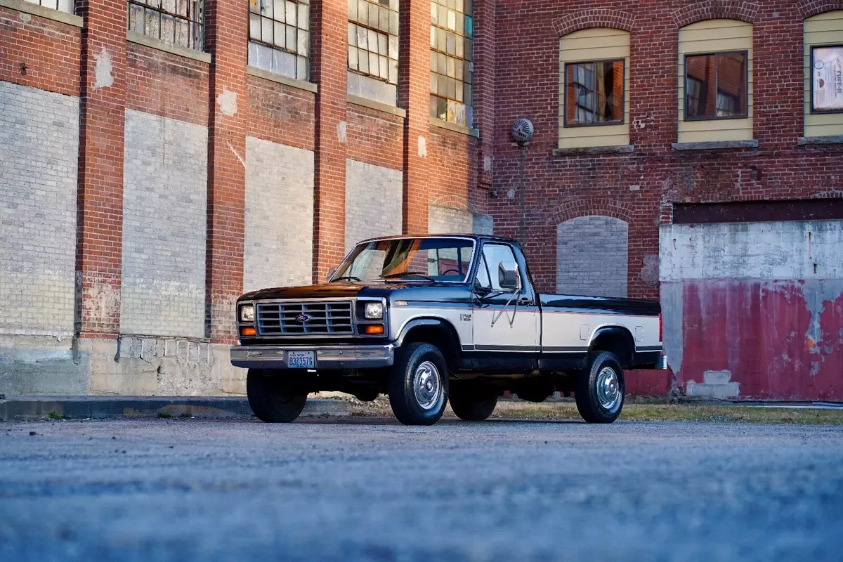 1986 ford f-250 4x4. Rust Free. Clean Carfax. West-Coast truck from WA. 1986 Ford F-250