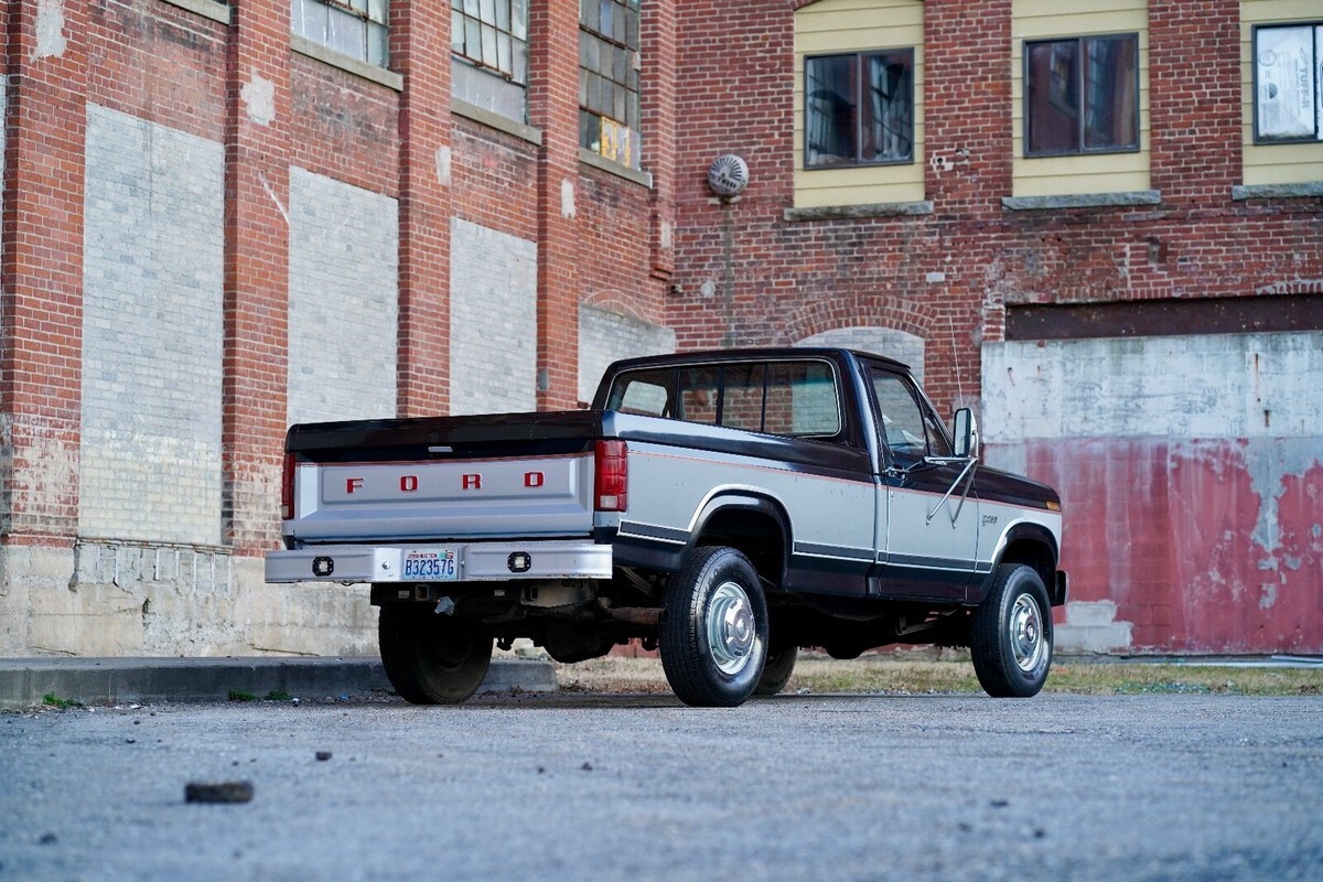 1986 Ford F-250 - photo 12