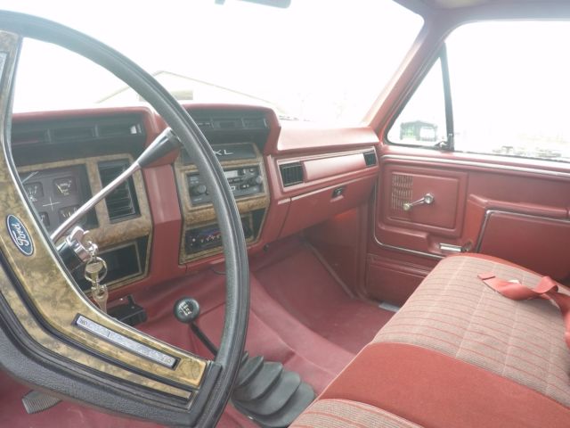1986 Ford F-250 FULL SIZE-STANDARD CAB - photo 9