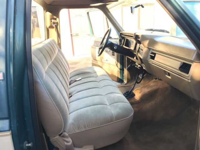 1986 Ford F-250 XLT Lariat 4X4 1 Owner 26K Actual Miles HD Video - photo 11