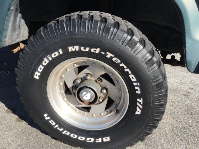 1986 Ford F-250 XLT Lariat 4X4 1 Owner 26K Actual Miles HD Video - photo 5