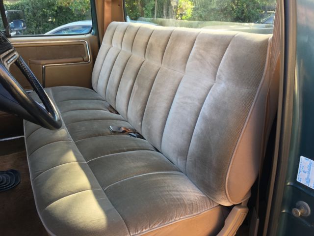 1986 Ford F-250 XLT Lariat 4X4 1 Owner 26K Actual Miles HD Video - photo 8