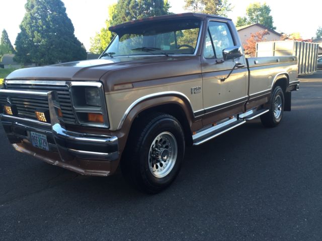 1986 Ford F-250 XLT Lariat Standard Cab Pickup 2-Door 7.5L 1986 Ford F-250