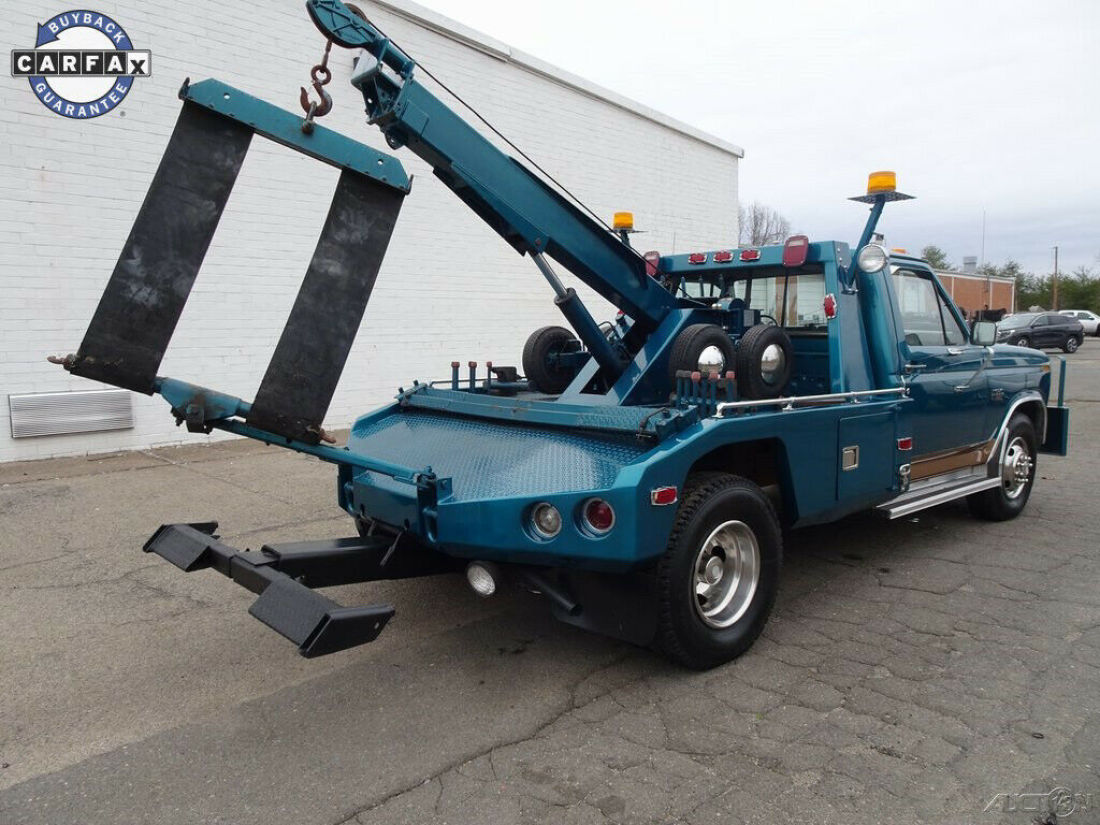 1986 Ford F-350 Wrecker - photo 2