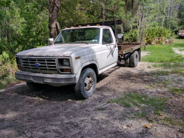 1986 ford F-350 stakebed flatbed lift-gate Diesel 6.9L No-Reserve 1986 Ford F-350
