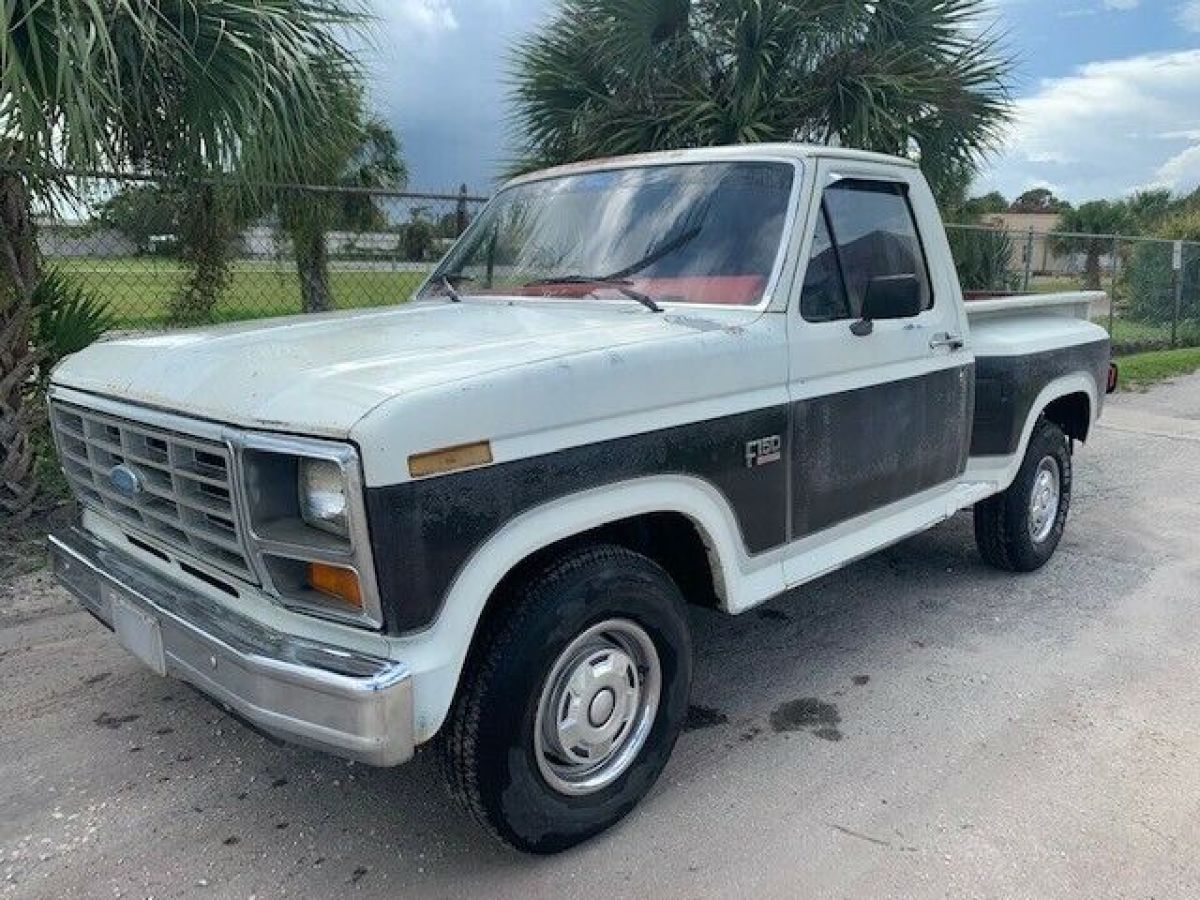 1986 Ford F150 Custom 71,000 Low Miles Stepside Pickup F-150 6 CYL NO RESERVE 1986 Ford F-150