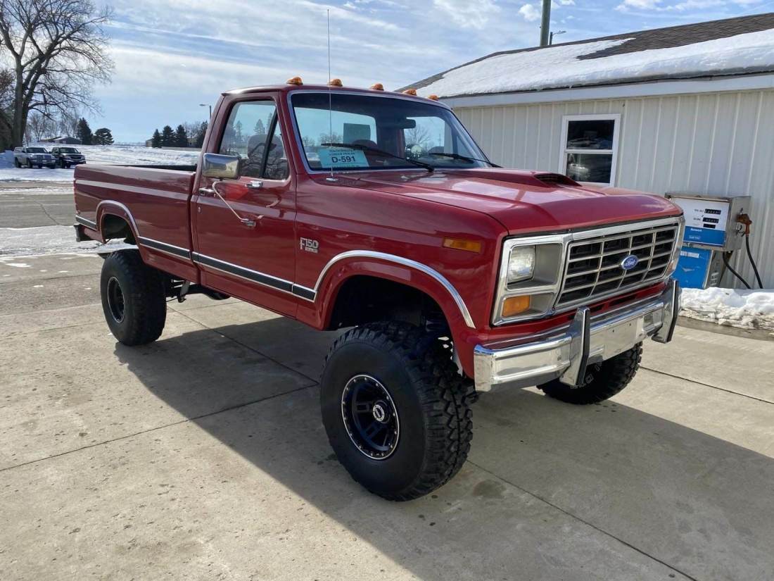 1986 Ford F150 Regular Cab 4WD XLT 151700 Miles Red Pickup 8 Cyl, 4 Spd 1986 Ford Other Pickups XLT