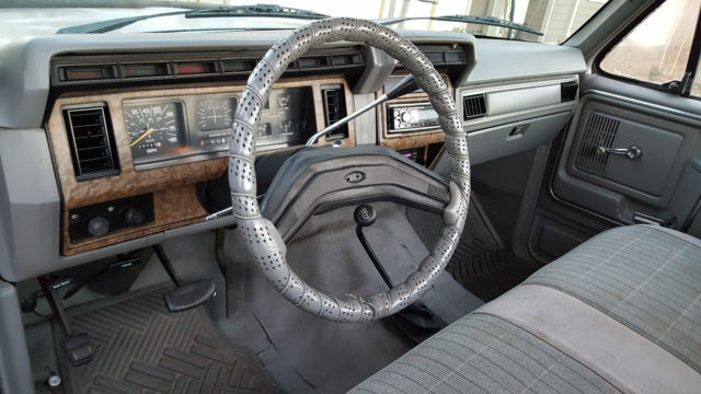 1986 Ford F-150 4X4 5.0 EFI 302 V8 RUST FREE CALIFORNIA TRUCK 4WD - photo 11