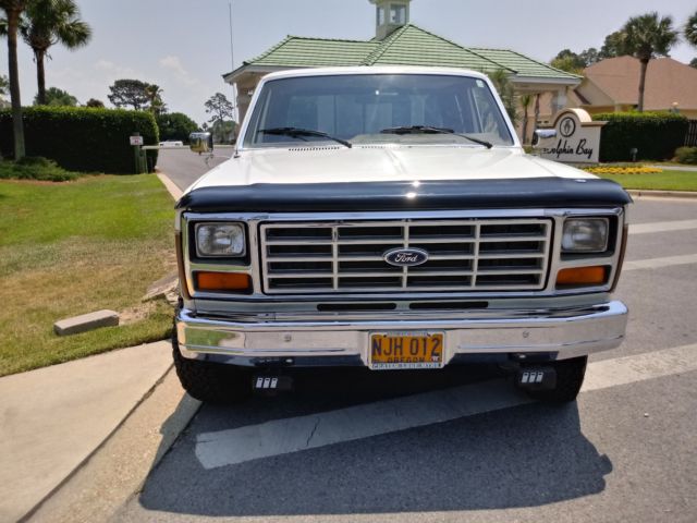 1986 Ford F-150 2-tone an chrome package - photo 3