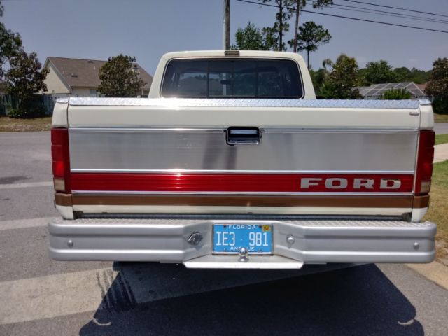 1986 Ford F-150 2-tone an chrome package - photo 4