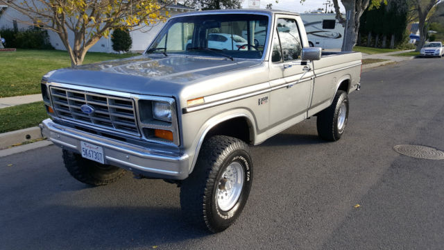 1986 FORD F250 4X4 AUTOMATIC A/C 5.0 EFI 302 V8 RUNS AMAZING F-250 F350 F-350 86 1986 Ford F-250 4X4 SUPER NICE & CLEAN RUST FREE CALIFORNIA TRUCK