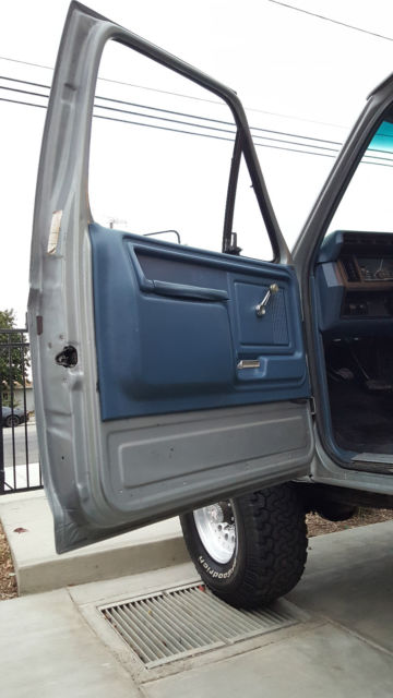 1986 Ford F-250 4X4 SUPER NICE & CLEAN RUST FREE CALIFORNIA TRUCK - photo 12