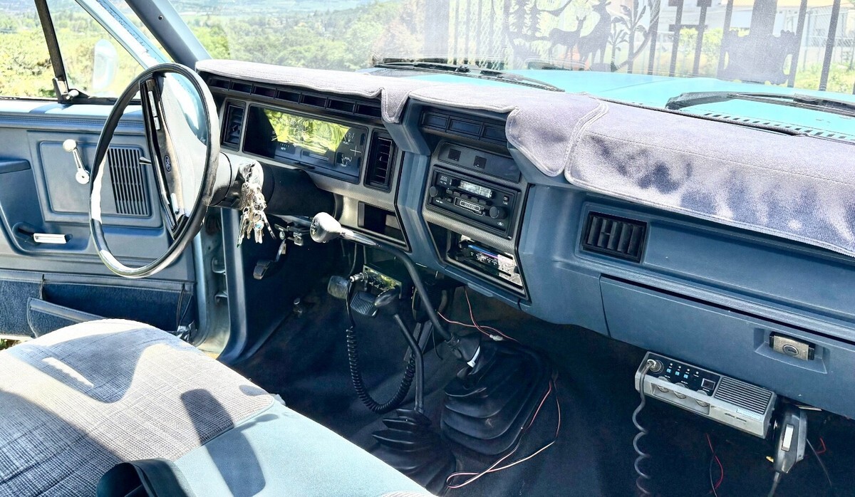 1986 Ford F-250 - photo 9