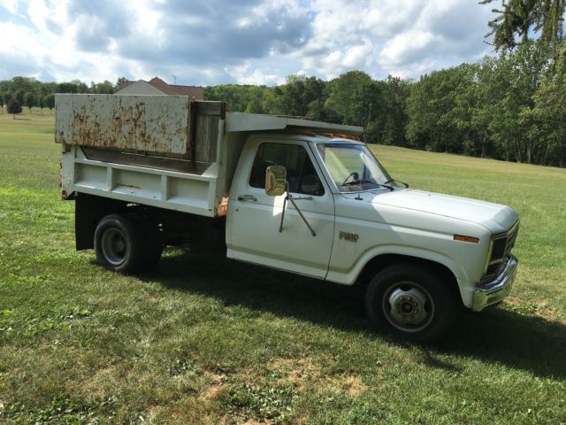 1986 Ford F350 Dump body truck, dual wheels, 4x2 1986 Ford F-350