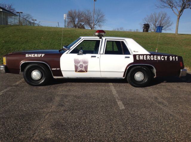 1986 Ford Crown Victoria Police Car Package - photo 12