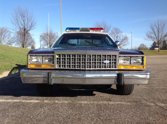 1986 Ford Crown Victoria Ltd - photo 2