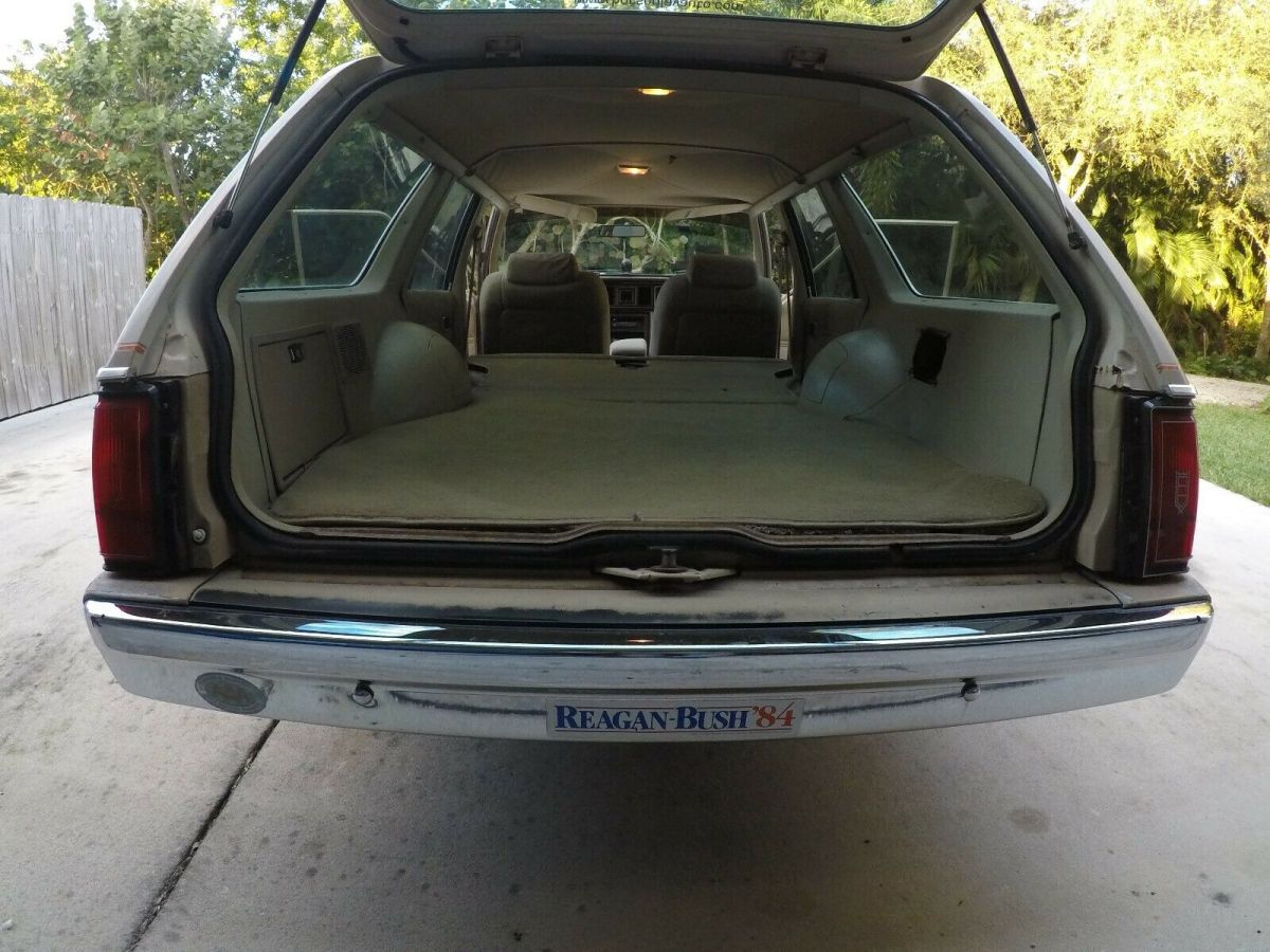 1986 Ford LTD II wagon - photo 12