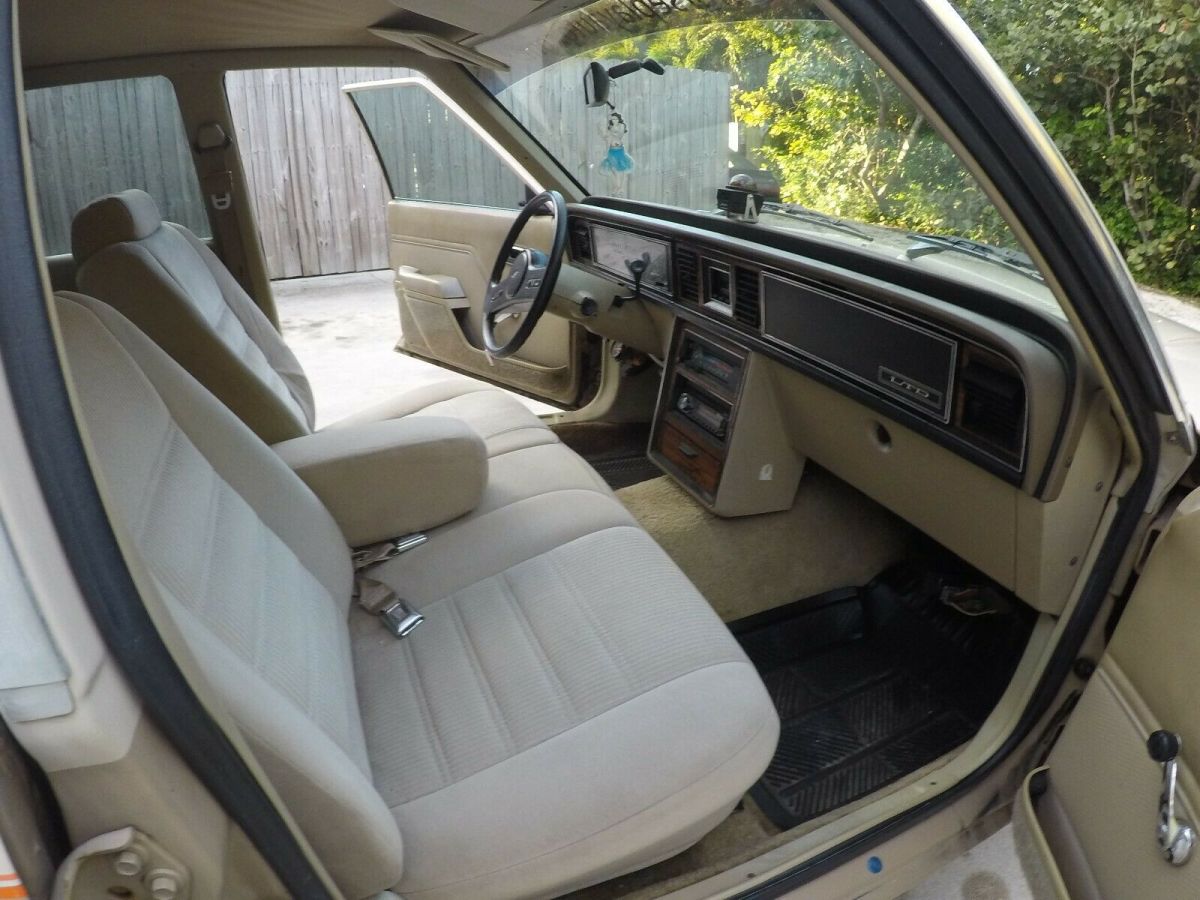 1986 Ford LTD II wagon - photo 7