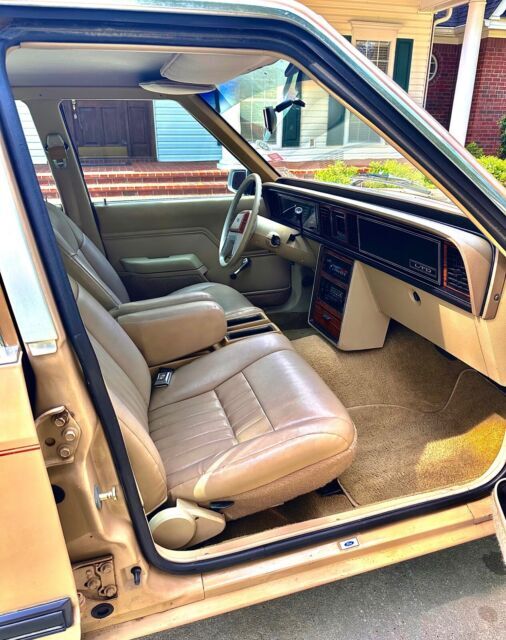 1986 Ford LTD - photo 10