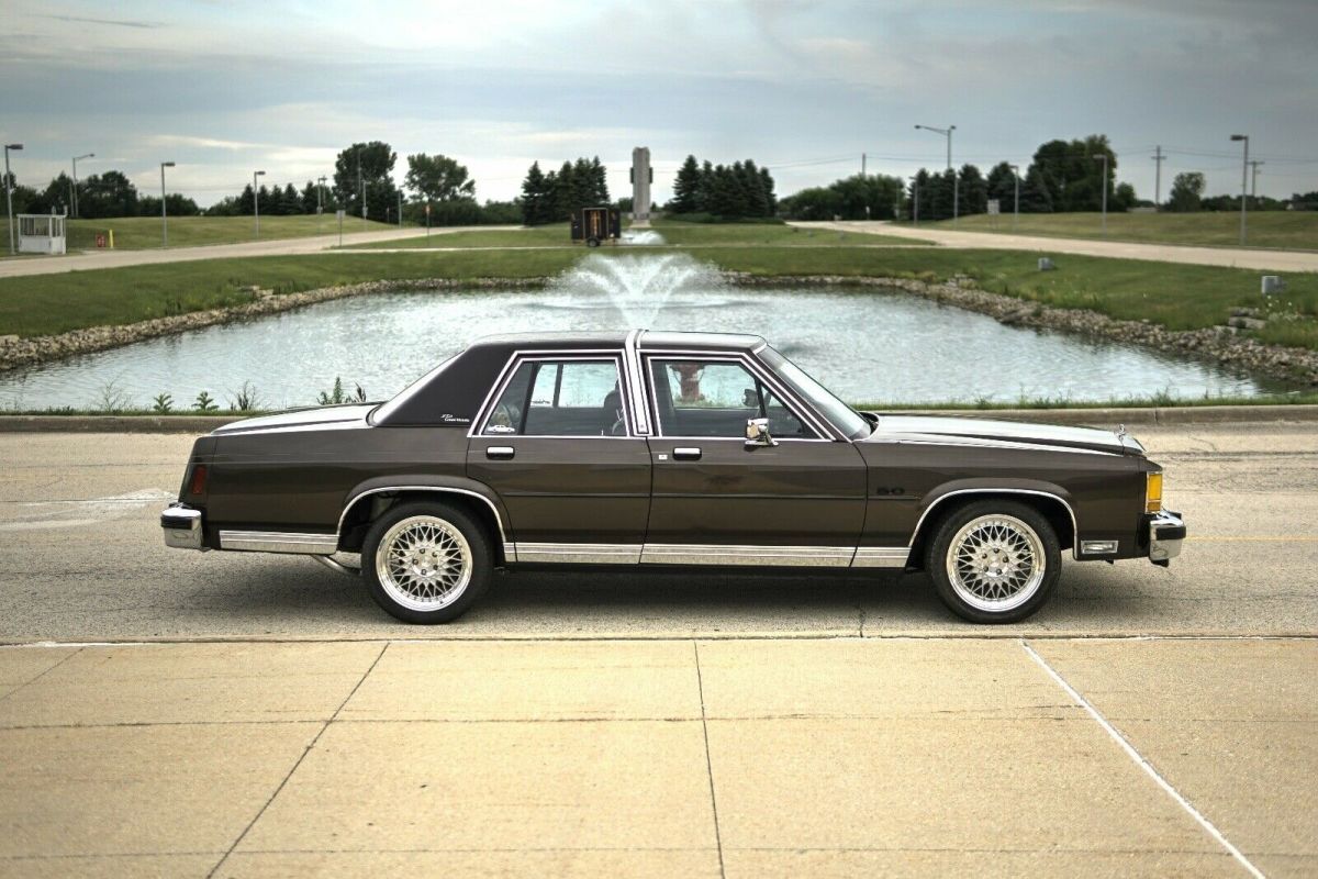 1986 Ford LTD CROWN VICTORIA - photo 3
