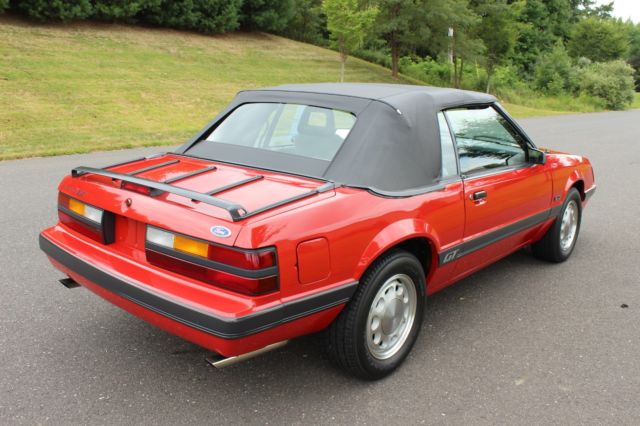1986 Ford Mustang GT - photo 8