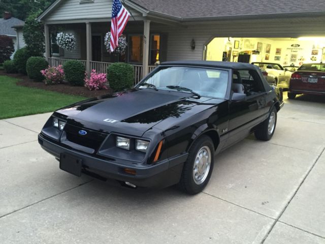 1986 Ford Mustang GT - photo 2