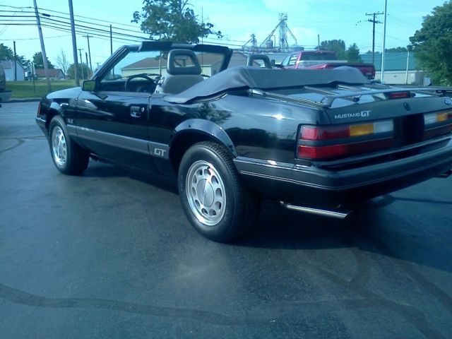 1986 Ford Mustang GT - photo 7
