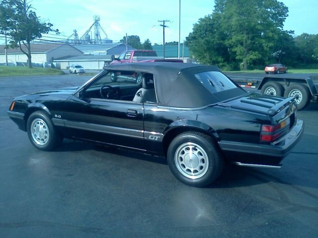 1986 Ford Mustang GT - photo 8
