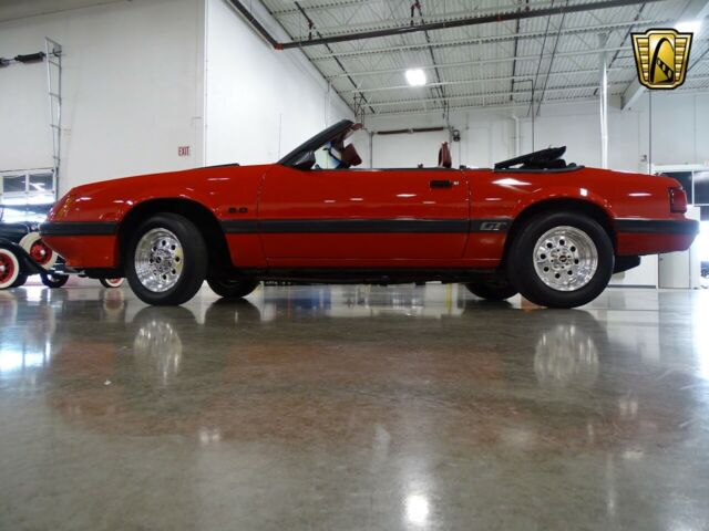 1986 Ford Mustang GT - photo 8