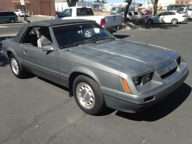 1986 Ford Mustang GT - photo 2