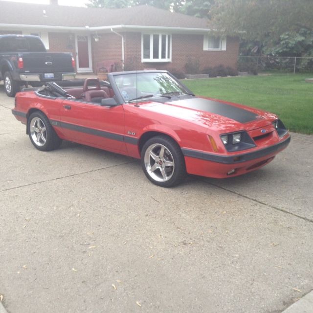 1986 Ford Mustang Gt convertable - photo 2