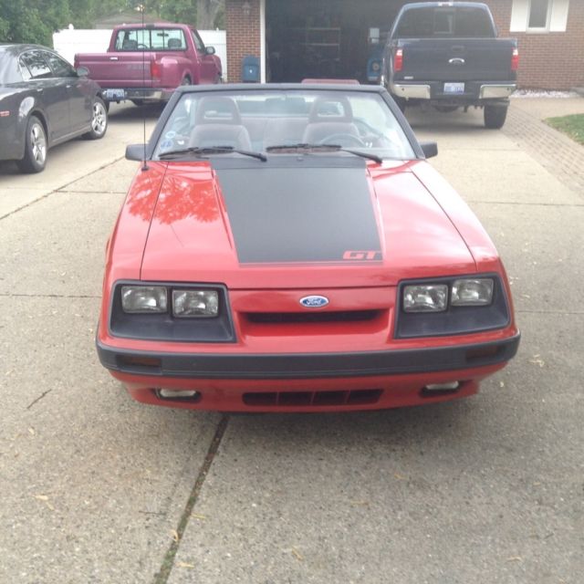 1986 Ford Mustang Gt convertable - photo 3