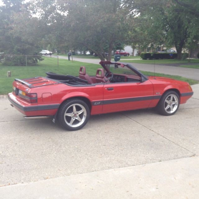 1986 Ford Mustang Gt convertable - photo 4