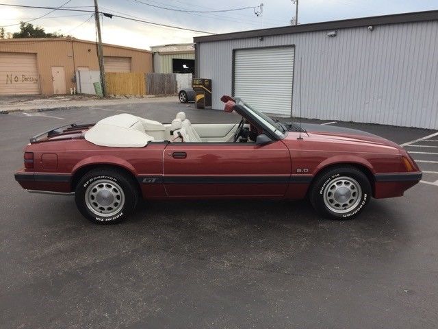 1986 Ford Mustang GT convertible - photo 8
