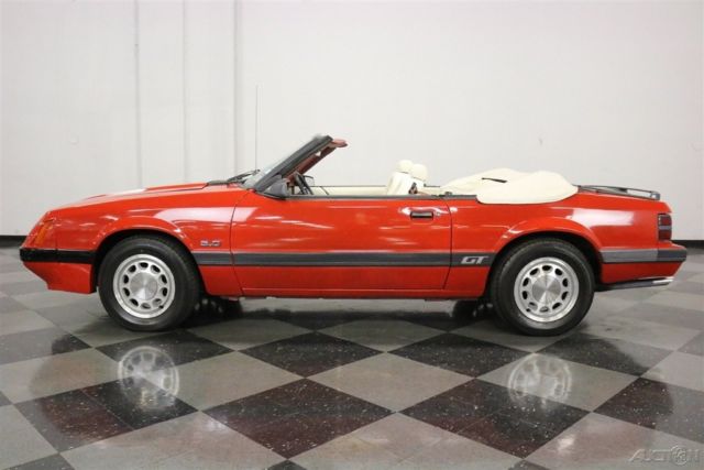 1986 Ford Mustang GT - photo 2