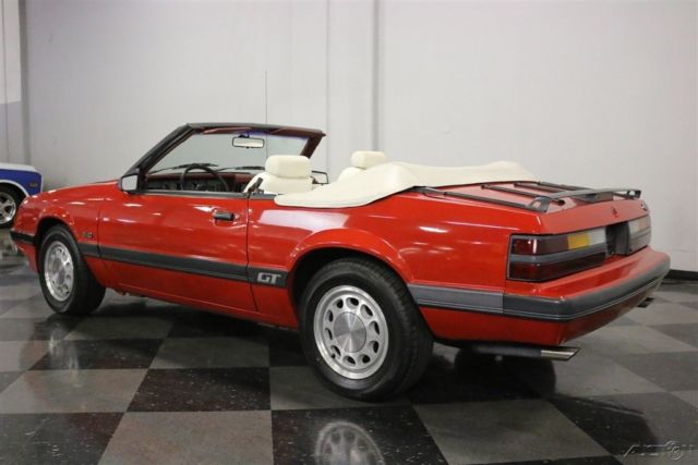 1986 Ford Mustang GT - photo 8