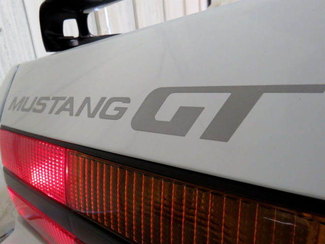 1986 Ford Mustang GT - photo 12