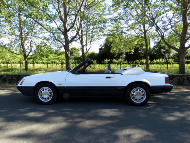 1986 Ford Mustang GT - photo 4