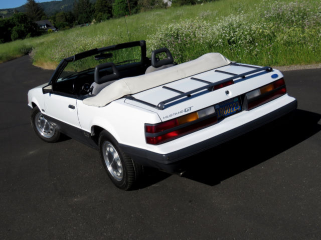 1986 Ford Mustang GT - photo 5