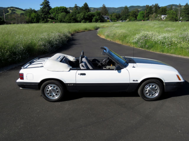 1986 Ford Mustang GT - photo 7