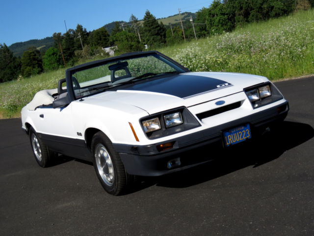1986 Ford Mustang GT - photo 9