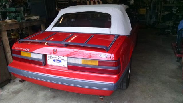 1986 Ford Mustang GT - photo 10