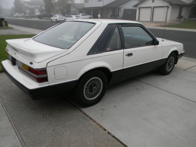 1986 Ford Mustang LX 2 door hatchback, 3.8 V6 1986 Ford Mustang LX 2dr Hatchback