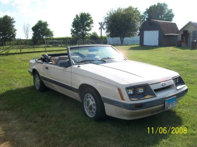 1986 FORD MUSTANG LX CONVERTABLE 1986 Ford Mustang LX