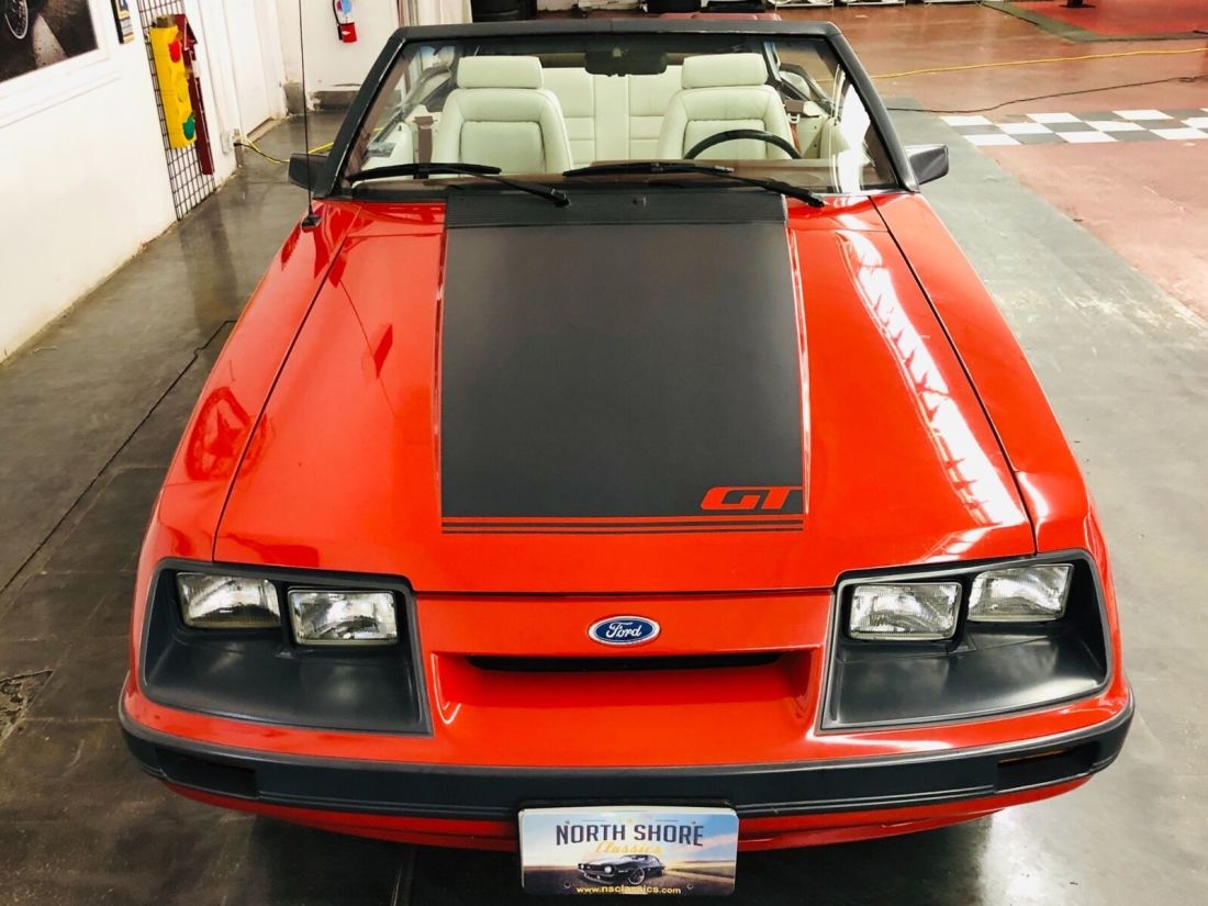 1986 Ford Mustang - GT CONVERTIBLE - LOW MILES - SEE VIDEO - photo 11