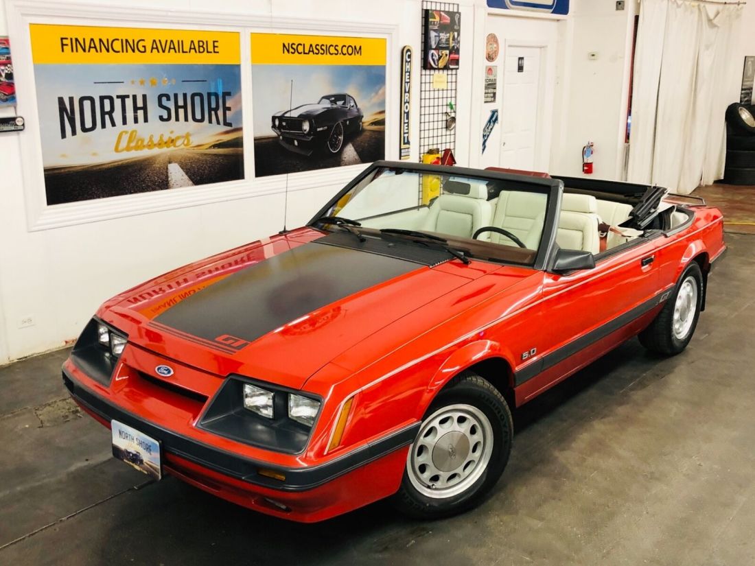 1986 Ford Mustang - GT CONVERTIBLE - LOW MILES - SEE VIDEO - photo 5