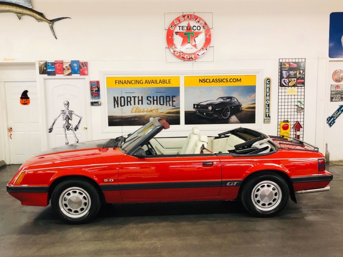 1986 Ford Mustang - GT CONVERTIBLE - LOW MILES - SEE VIDEO - photo 8